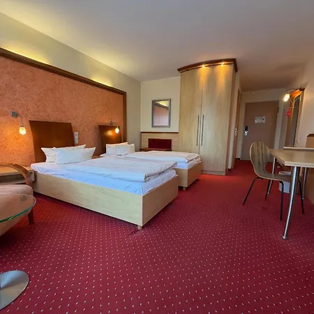 Ascot Bristol Poczdam