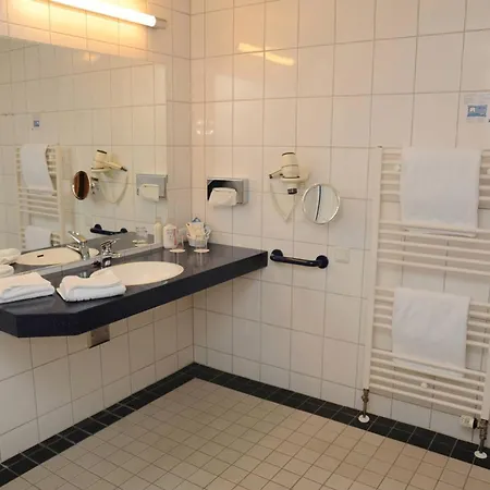 Ascot Bristol Poczdam