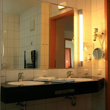 Ascot Bristol Hotell 4*