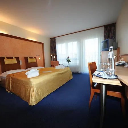 Ascot Bristol Poczdam