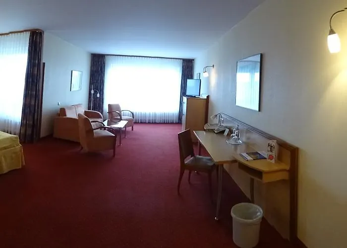 Ascot Bristol Hotel 4*